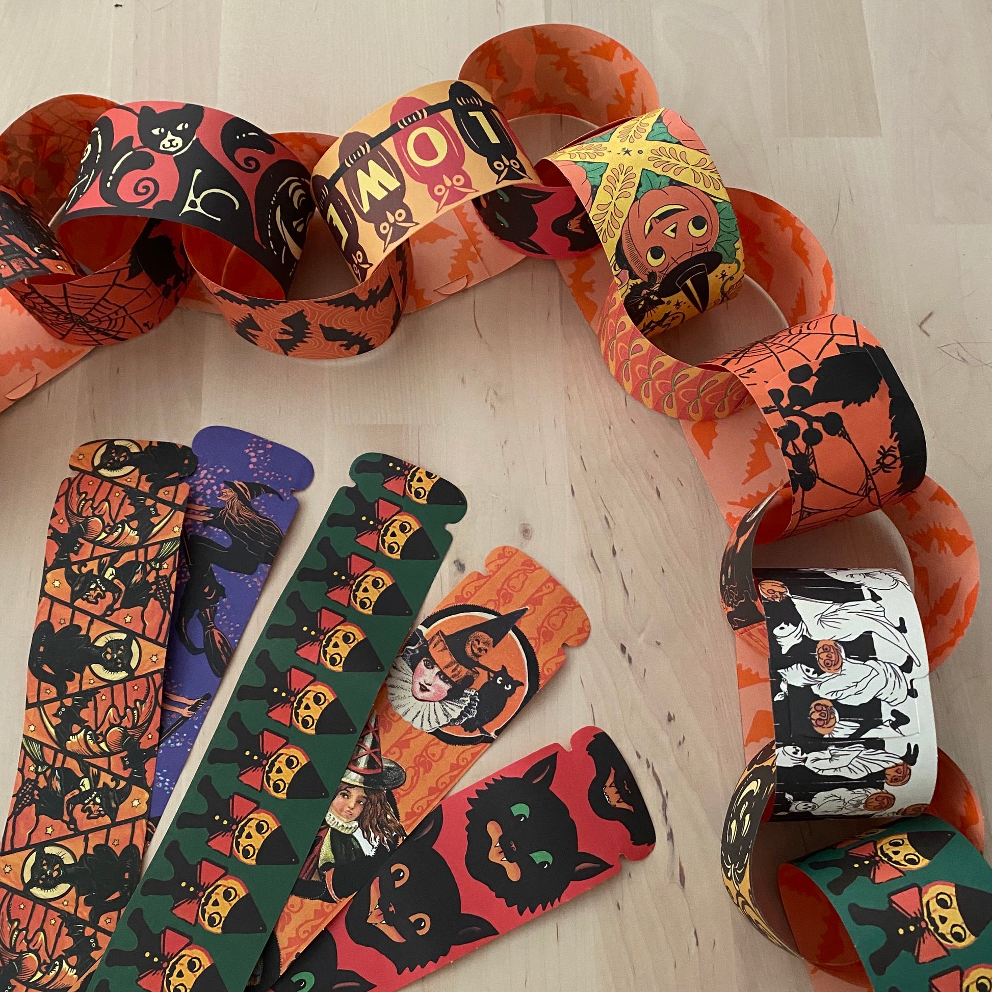 Halloween Paper Chain |  Gifts by eeBoo