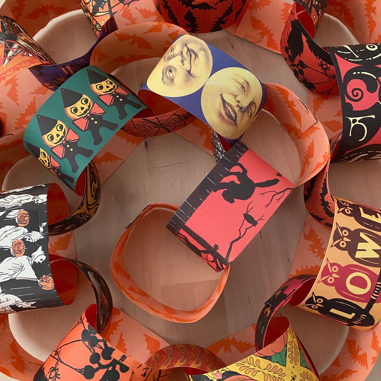 Halloween Paper Chain |  Gifts by eeBoo