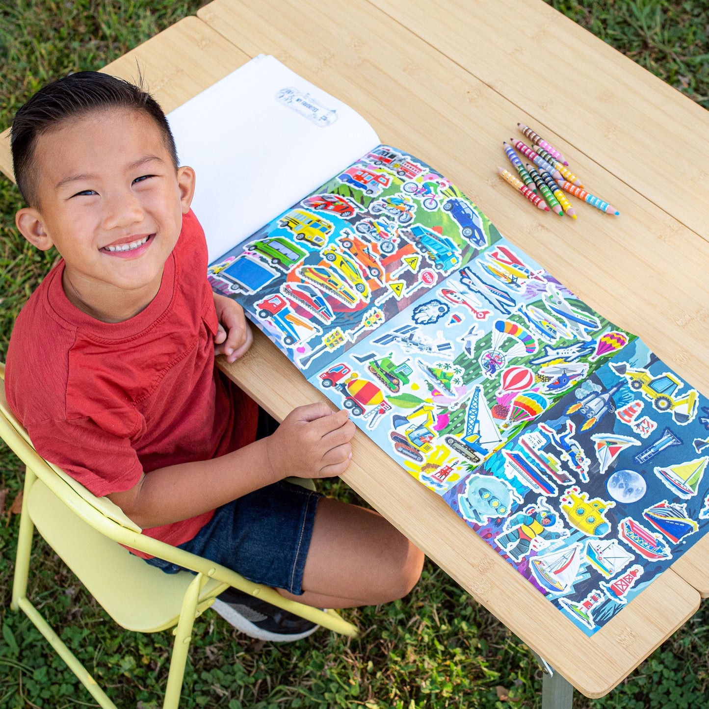 Book cover of 'Learn to Draw Vehicles' with colorful illustrations of vehicles. Learn to Draw Vehicles