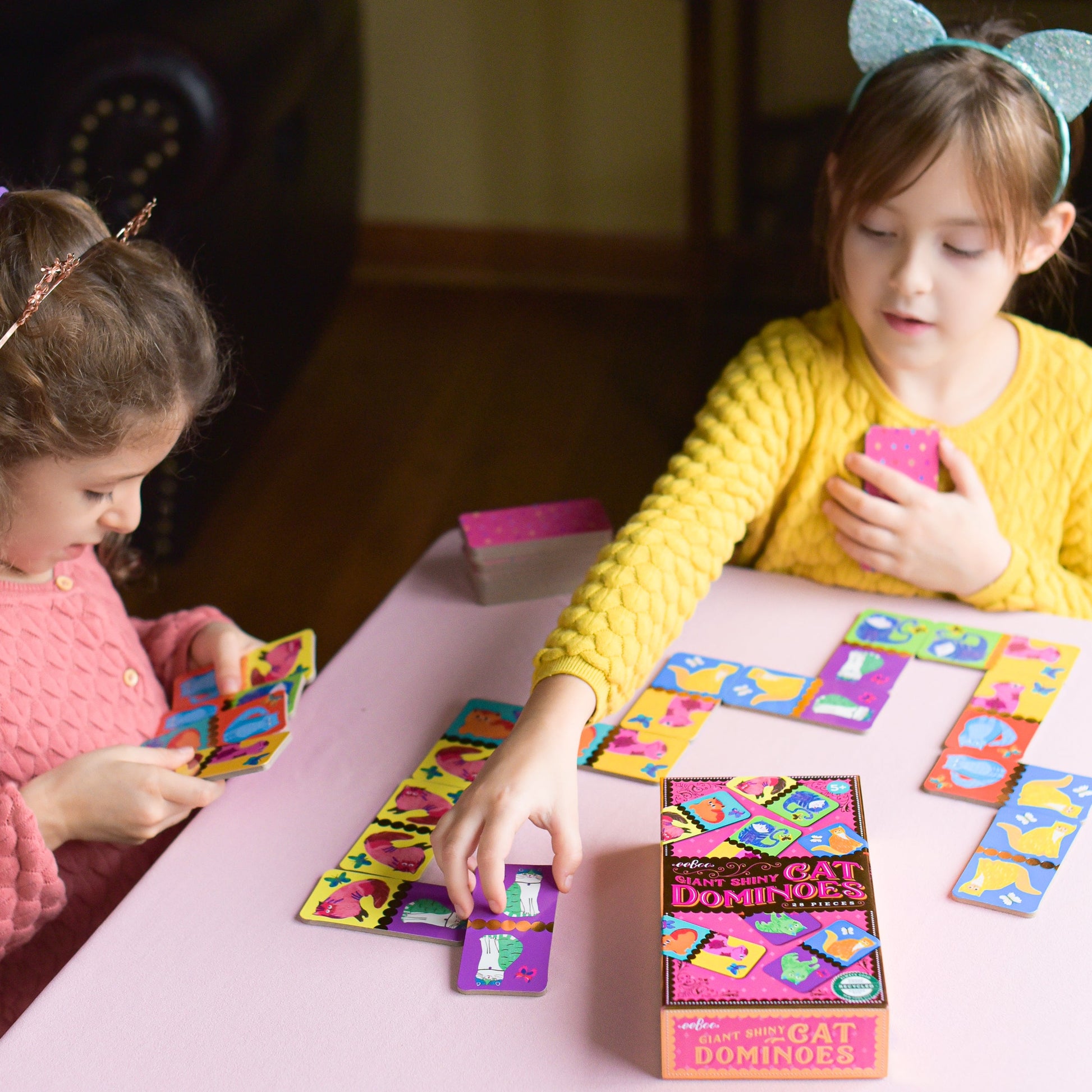 Giant Shiny Cat Large Piece Dominoes | eeBoo | Fun Cute Gifts for Pre School & Kindergartner Kids 3+